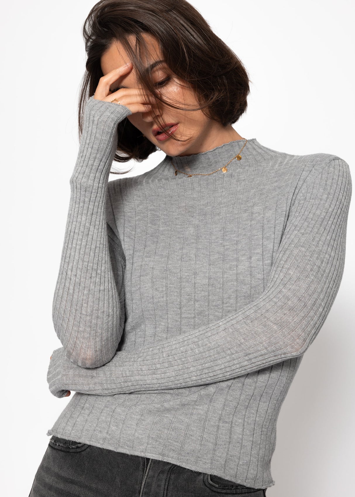 Rib knitting sweater with stand -up collar - gray