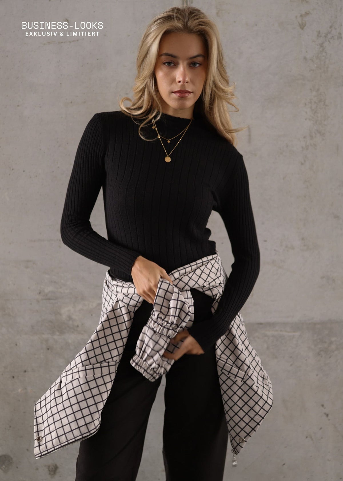 Ribbed knit top with stand-up collar - black
