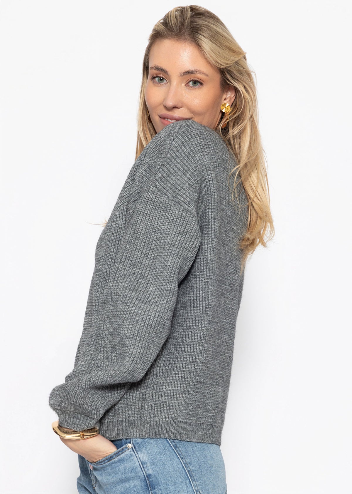 Rippstrickpullover mit hohem V-Ausschnitt - grau