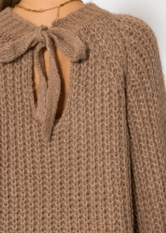 Grobstrickpullover mit Schleifendetail - braun