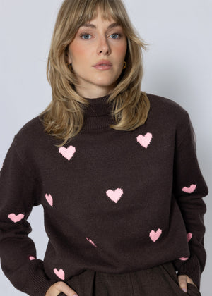 Rollkragenpullover mit Herzmuster - braun
