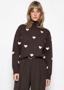 Rollkragenpullover mit Herzmuster - braun