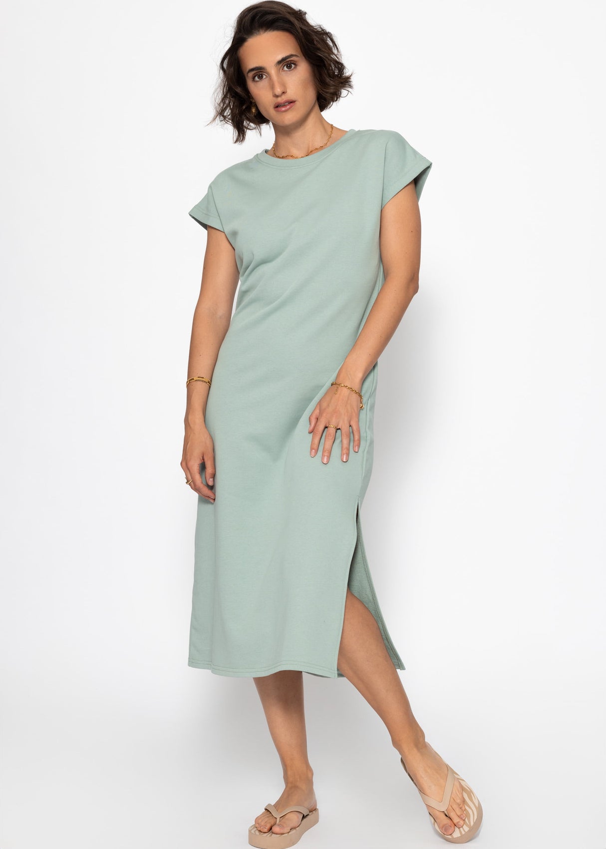 Schweres Sweatkleid mit Schlitz - salbeigrün