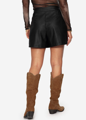 Shorts in Lederoptik - schwarz