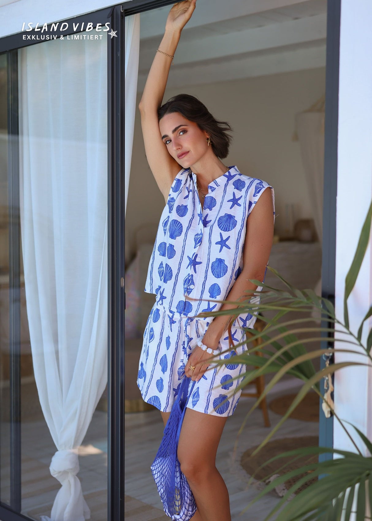 Shorts mit maritimem Print - weiß-blau