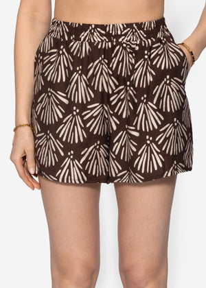 Shorts with shell print - brown