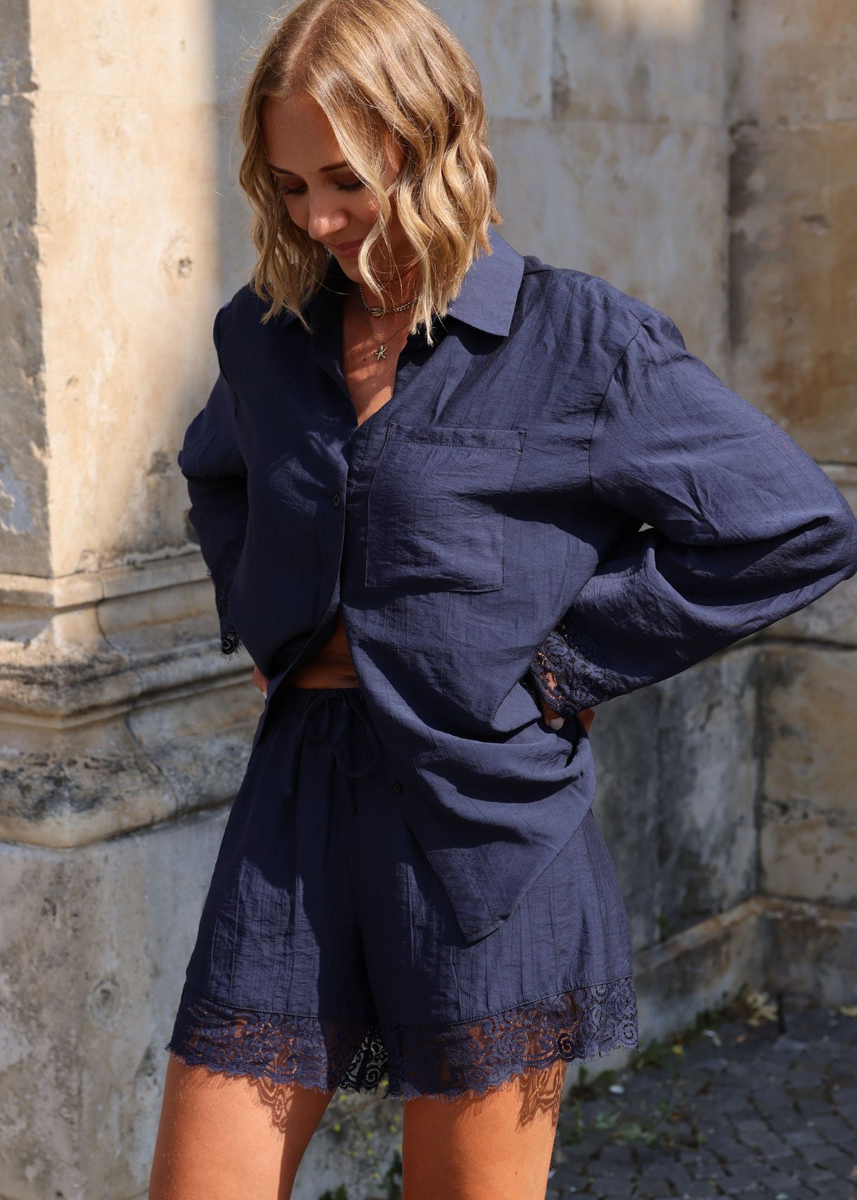 Shorts mit Spitzendetails - dunkelblau