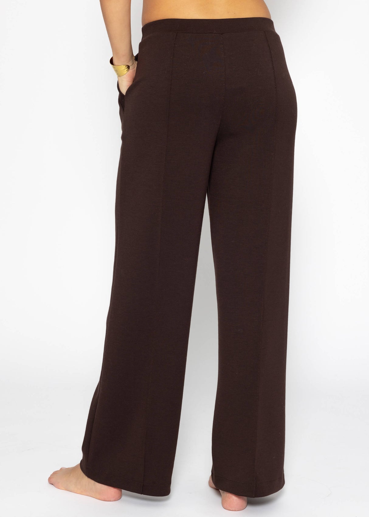 Soft, wide jogging pants with piping - espresso