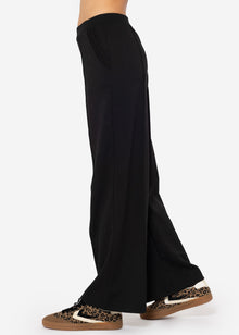 Soft wide jogging pants with piping - black