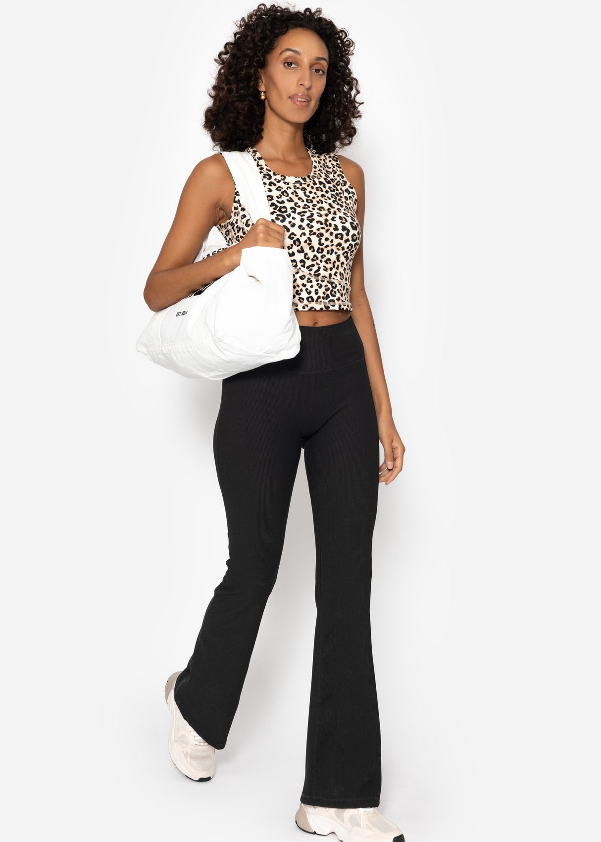 Sports top with leo print - beige