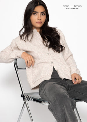 Strickjacke mit aufgesetzten Taschen - greige