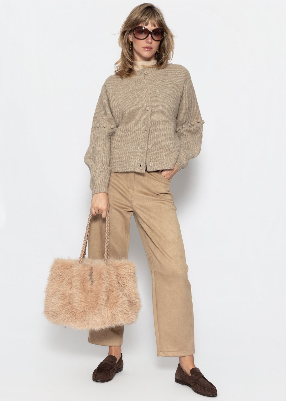 Strickjacke mit dekorativen Statement-Ärmeln - beige