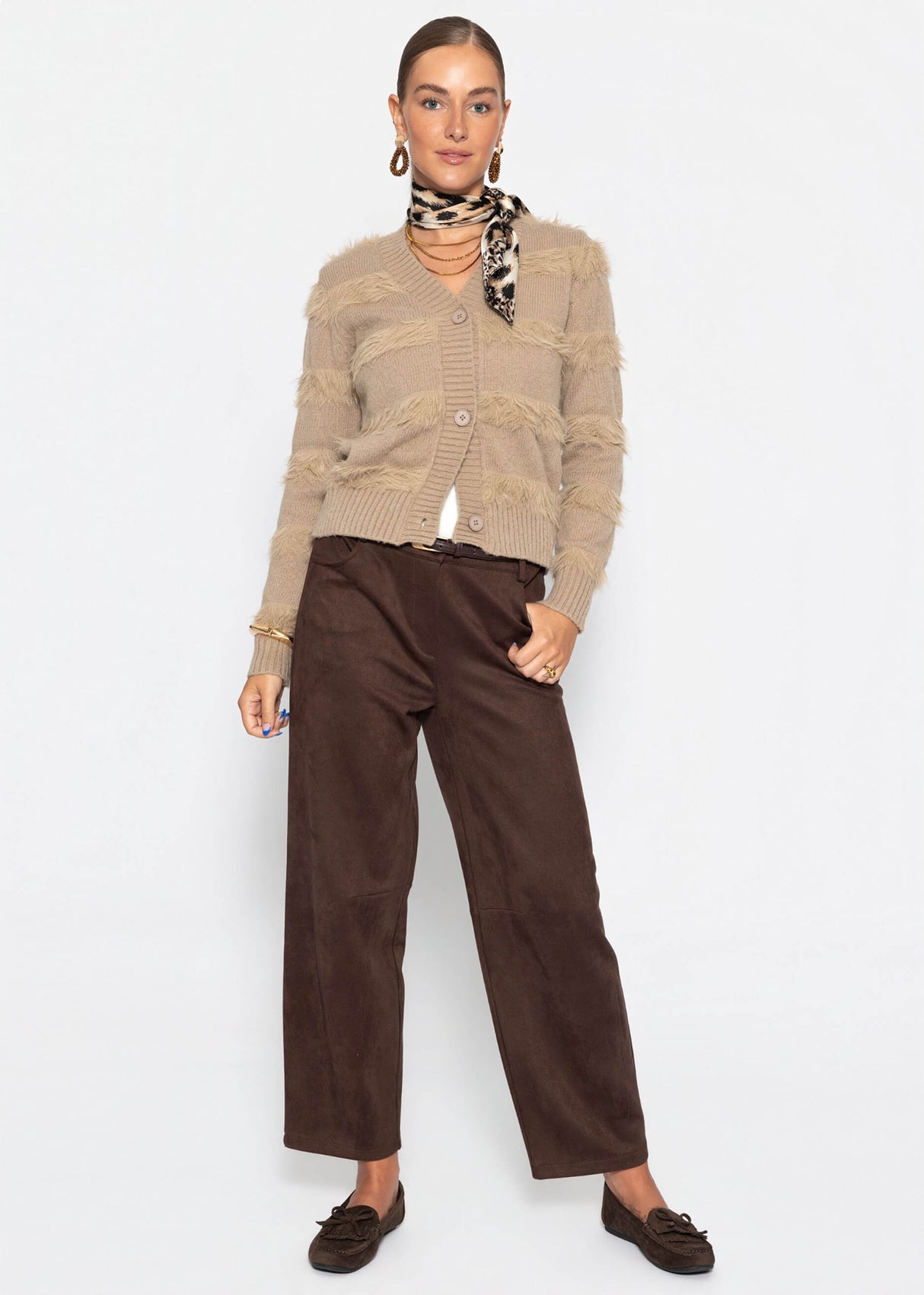 Strickjacke mit flauschigen Streifen - taupe