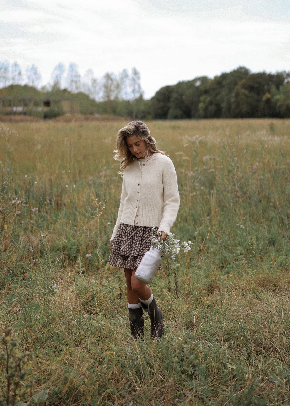 Strickjacke mit Herzknöpfen - offwhite