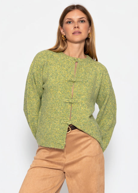 Strickjacke mit Knebelverschluss - grün by SASSYCLASSY
