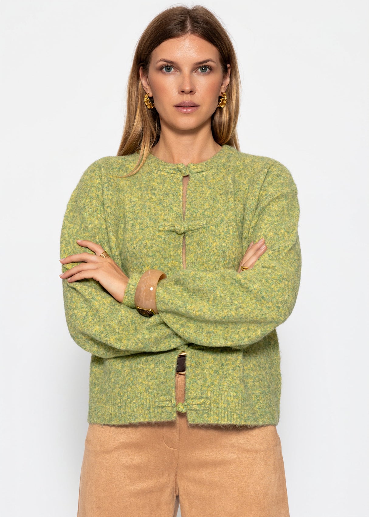 Strickjacke mit Knebelverschluss - grün