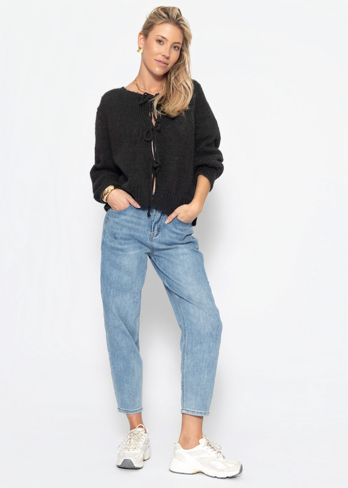 Strickjacke mit Schleifenverschluss - schwarz