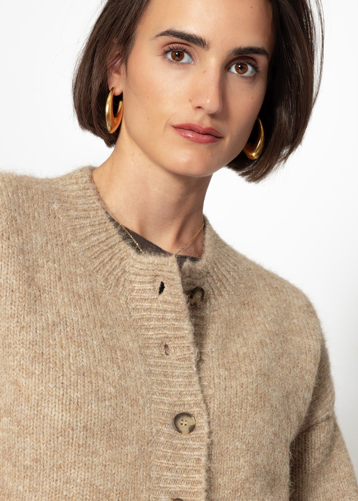 Strickjacke mit Taschen und Knopfleiste - beige