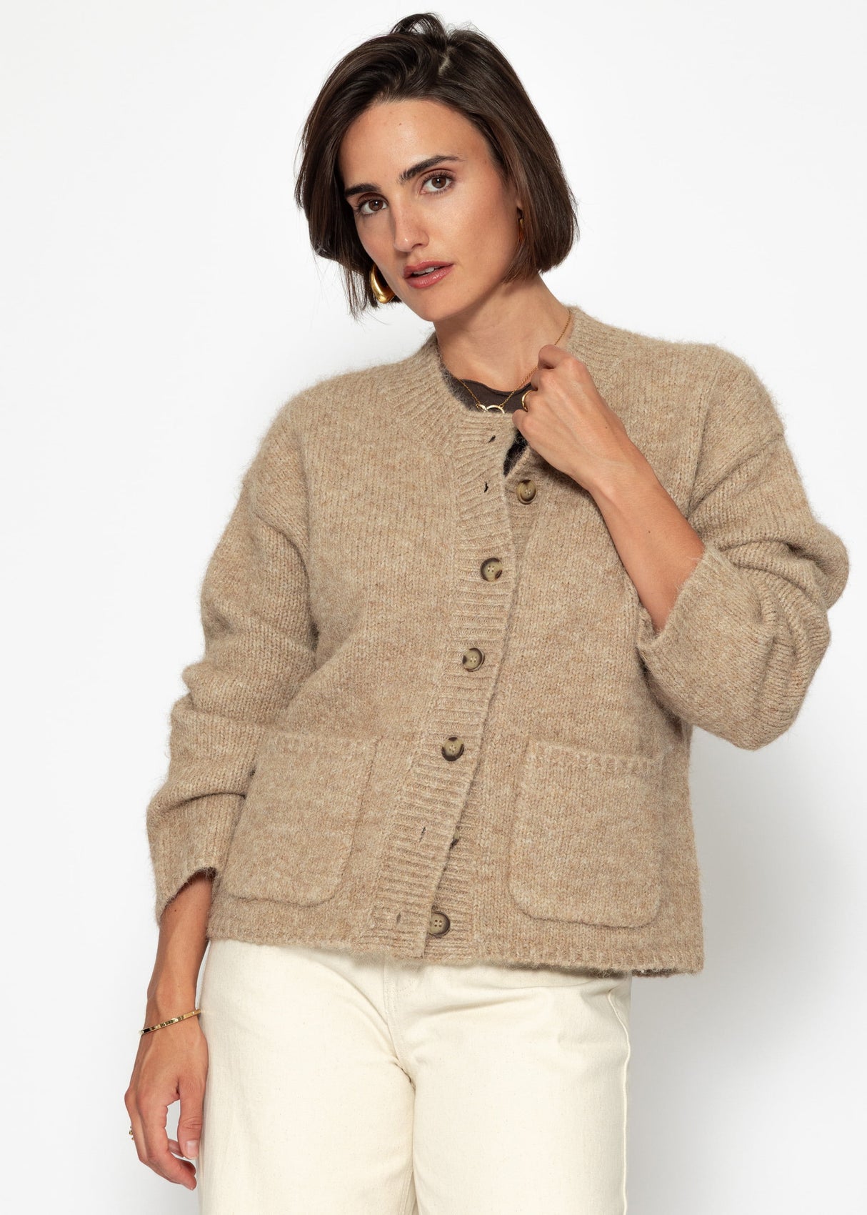 Strickjacke mit Taschen und Knopfleiste - beige