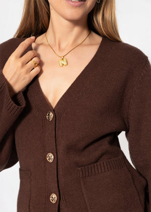 Strickjacke mit V-Ausschnitt und Goldknöpfen - braun