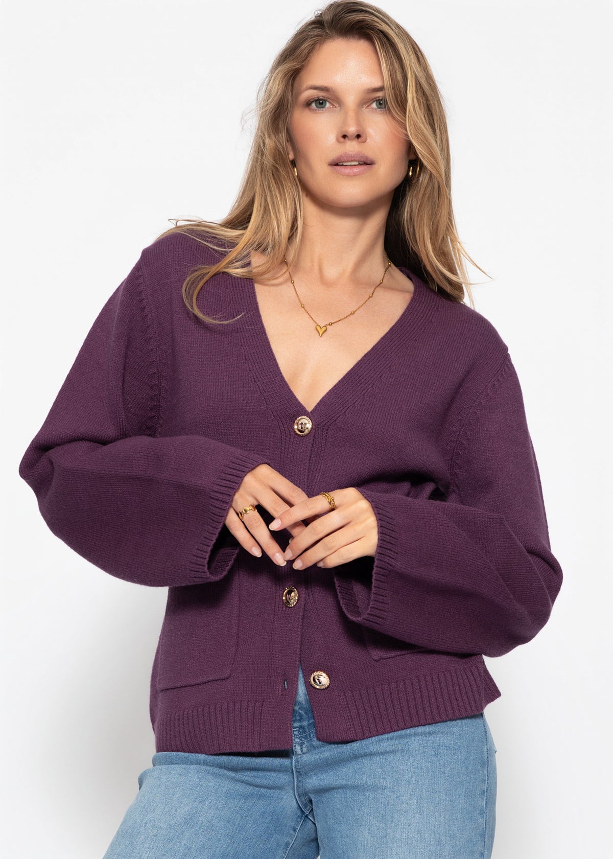 Strickjacke mit V-Ausschnitt und Goldknöpfen - plum