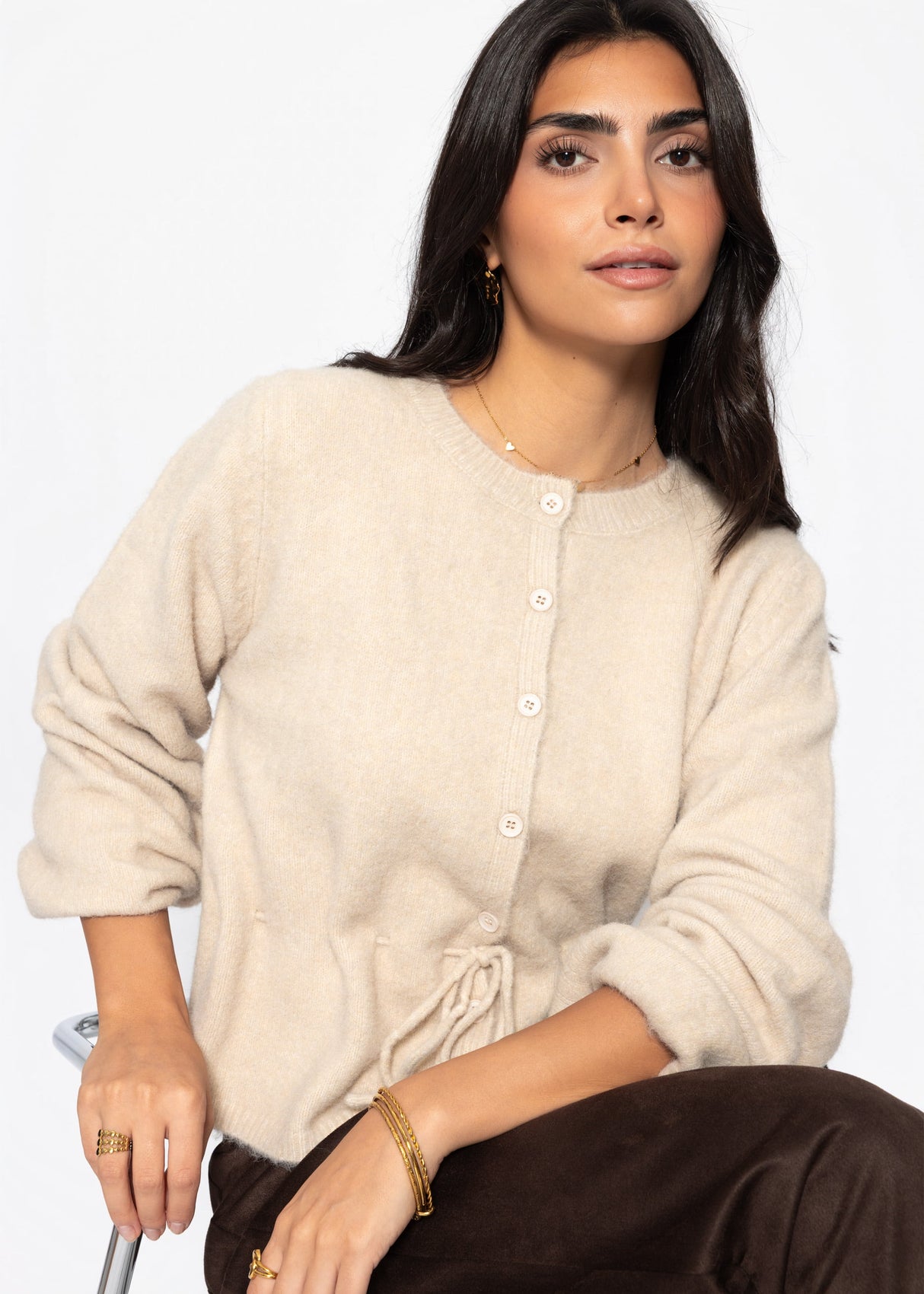 Strickjacke mit verstellbarem Kordelzug - beige