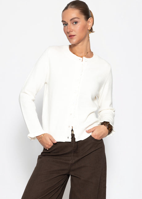Strickjacke mit Volants - offwhite von SASSYCLASSY