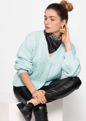 Strickjacke mit Zopfmuster - eisblau