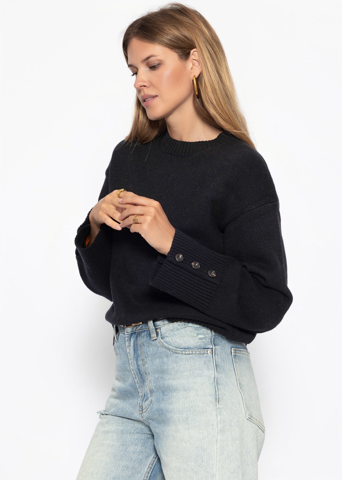 Strickpullover mit Knopfdetail - schwarz