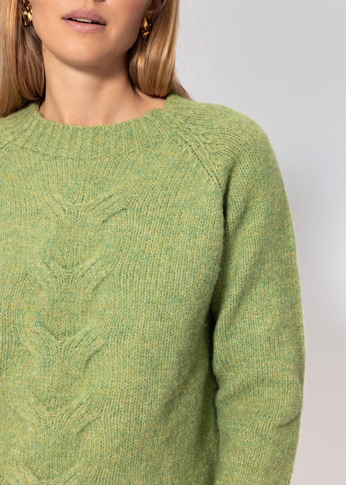 Knit jumper with cable pattern - green
