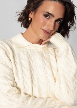 Strickpullover mit Zopfmuster und Kragen - offwhite