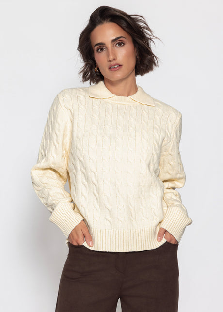 Strickpullover mit Zopfmuster und Kragen - offwhite
