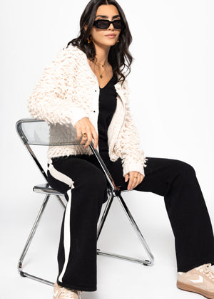 V-neck knitted top - black