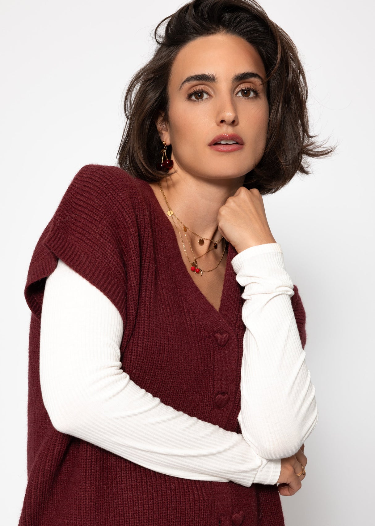 West with cardiac buttons - Burgundy