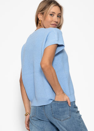 Strickweste mit Herzknöpfen - eisblau