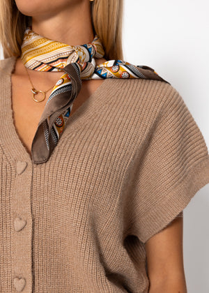 West with cardiac buttons - taupe