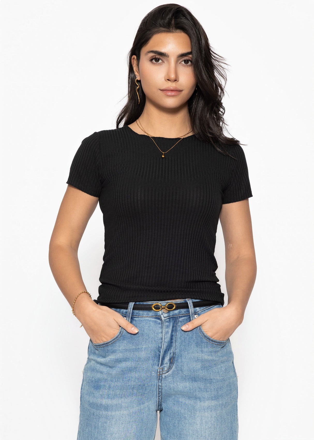 T-Shirt in geripptem Jersey - schwarz