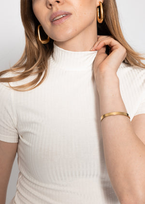 Ribbed T-shirt with stand-up collar - off-white