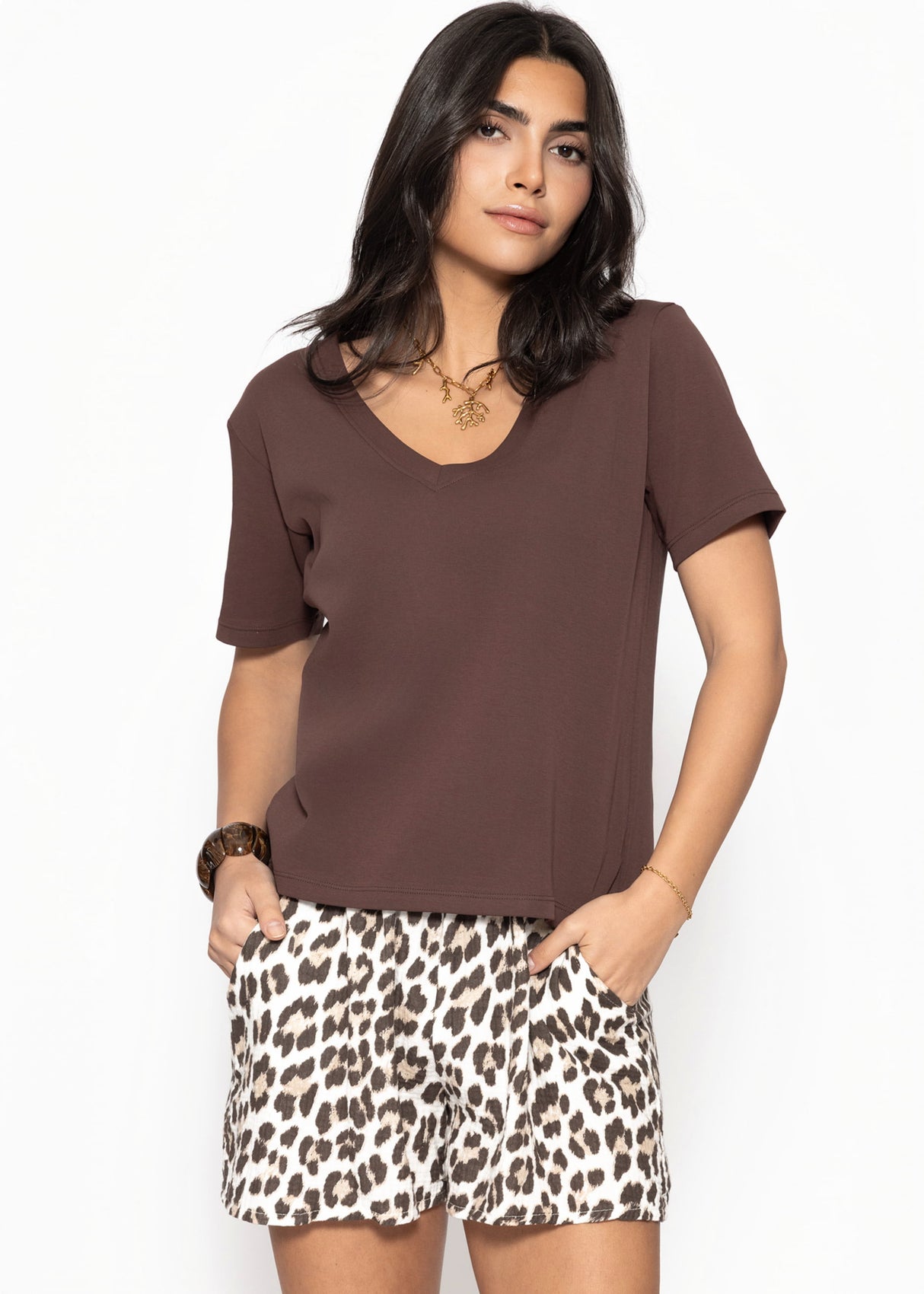 T-Shirt mit V-Ausschnitt - braun