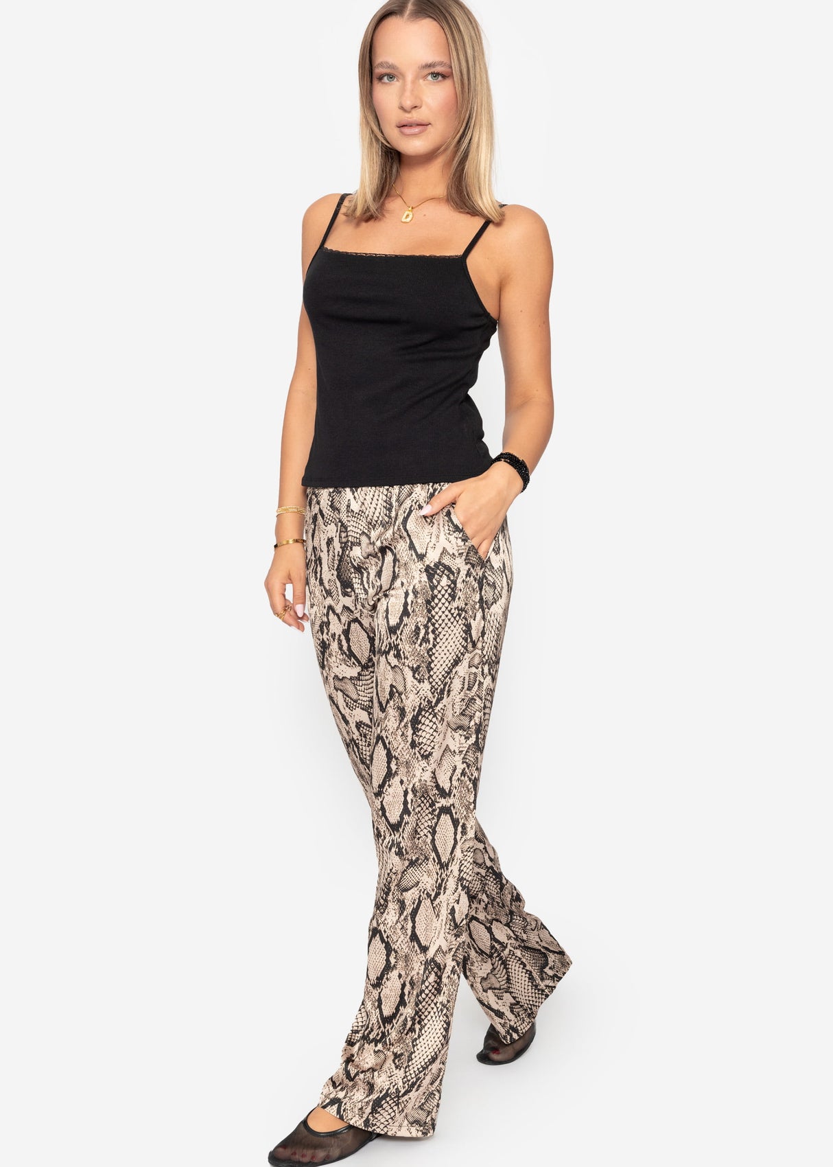 Strap top with lace - black