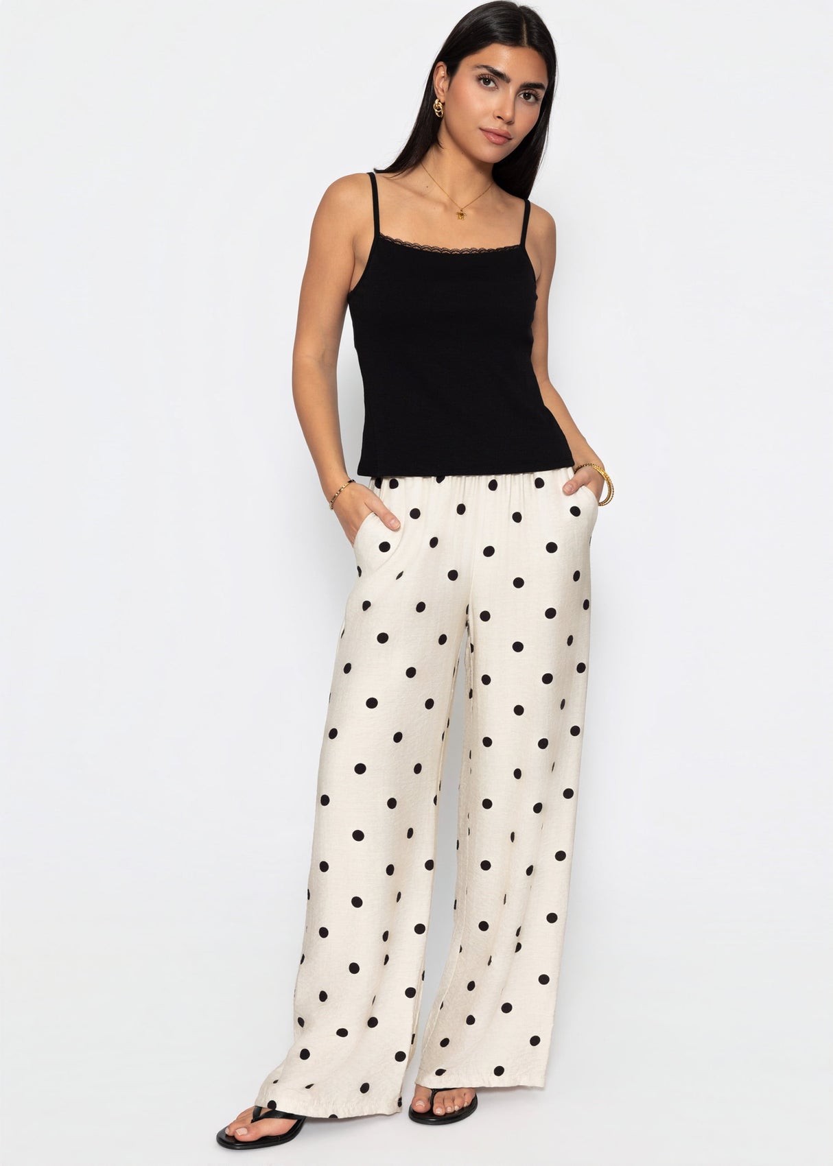Strap top with lace - black