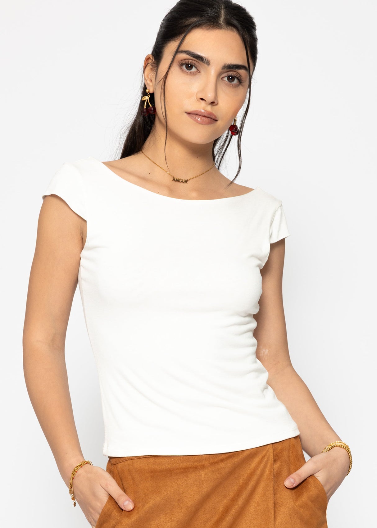 T-shirt with low back neckline - white