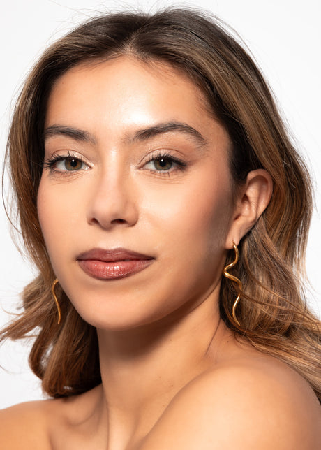 Wave stud earrings - gold