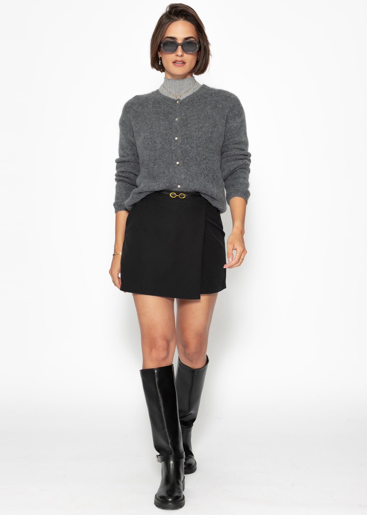 Soft knitted cardigan with decorative buttons - grey