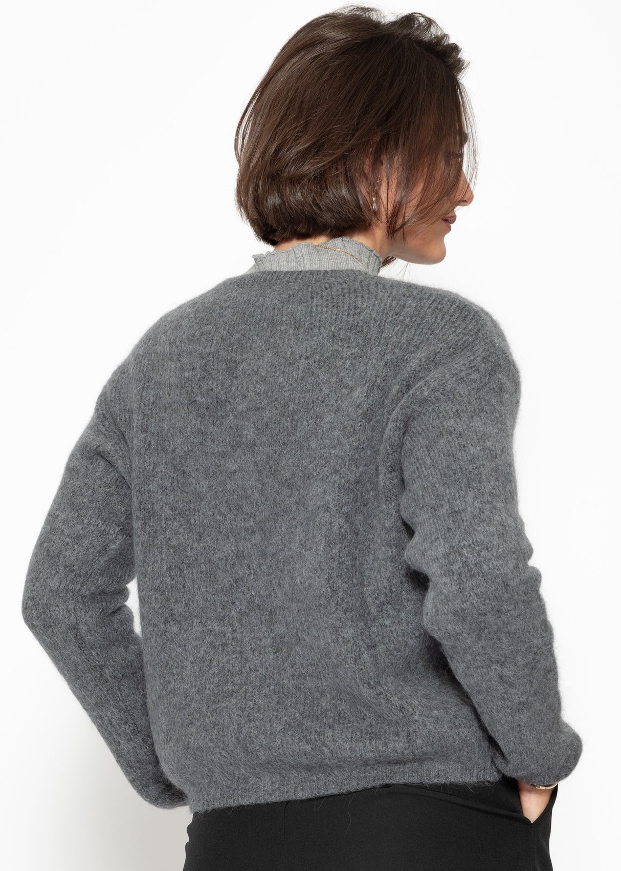 Soft knitted cardigan with decorative buttons - grey