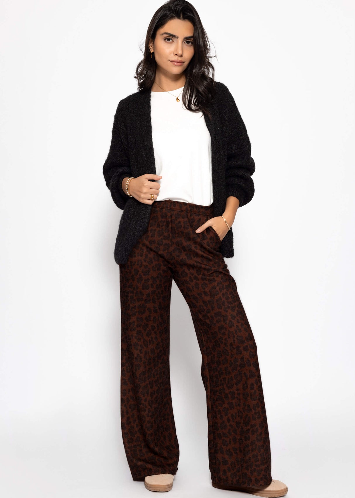 Weite Jerseyhose mit Leo-Print - braun