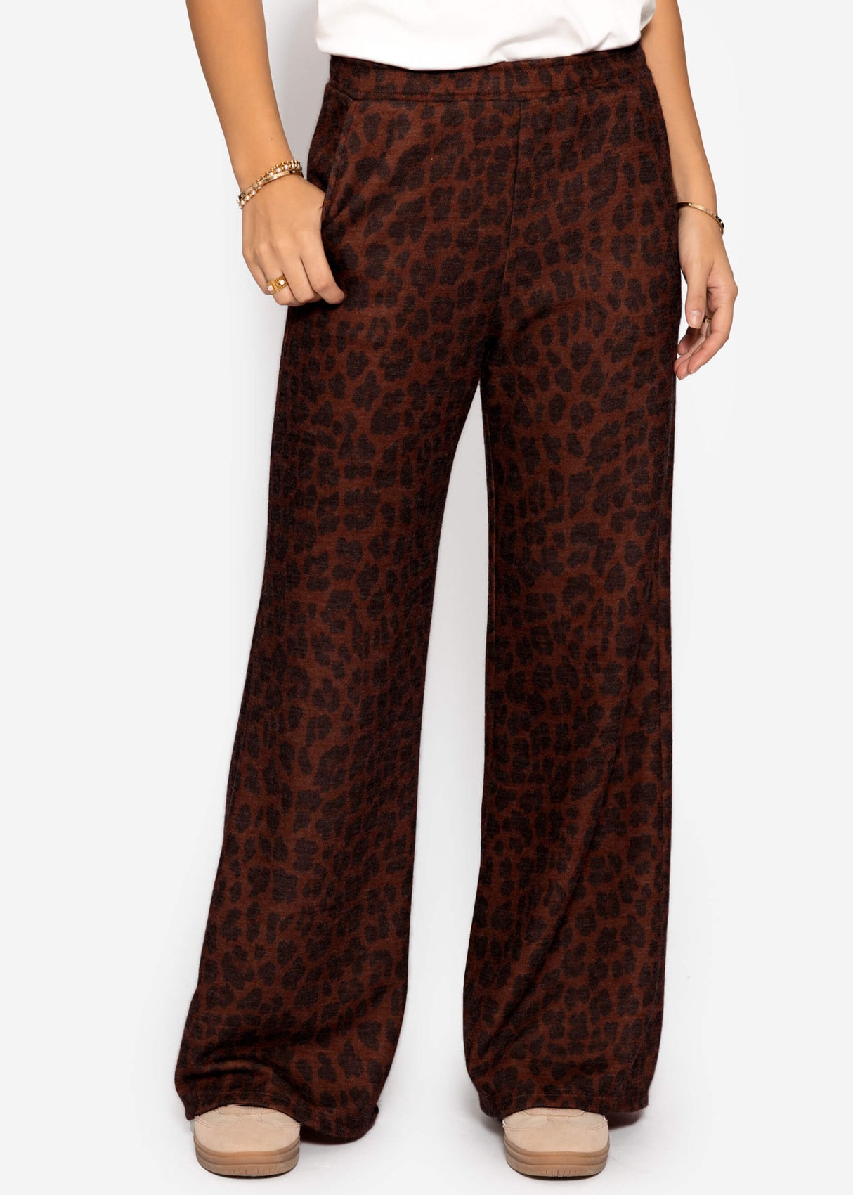 Weite Jerseyhose mit Leo-Print - braun
