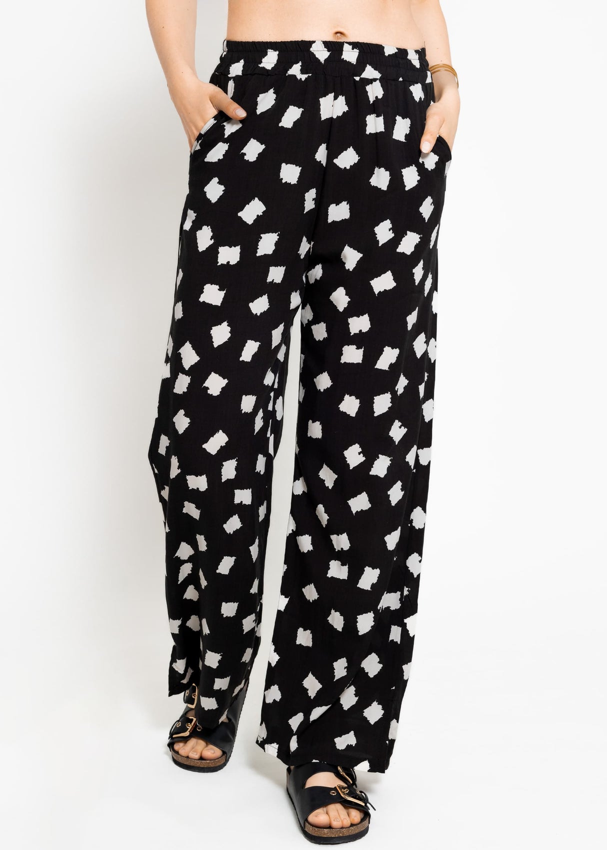Wide-legged trousers with print, black