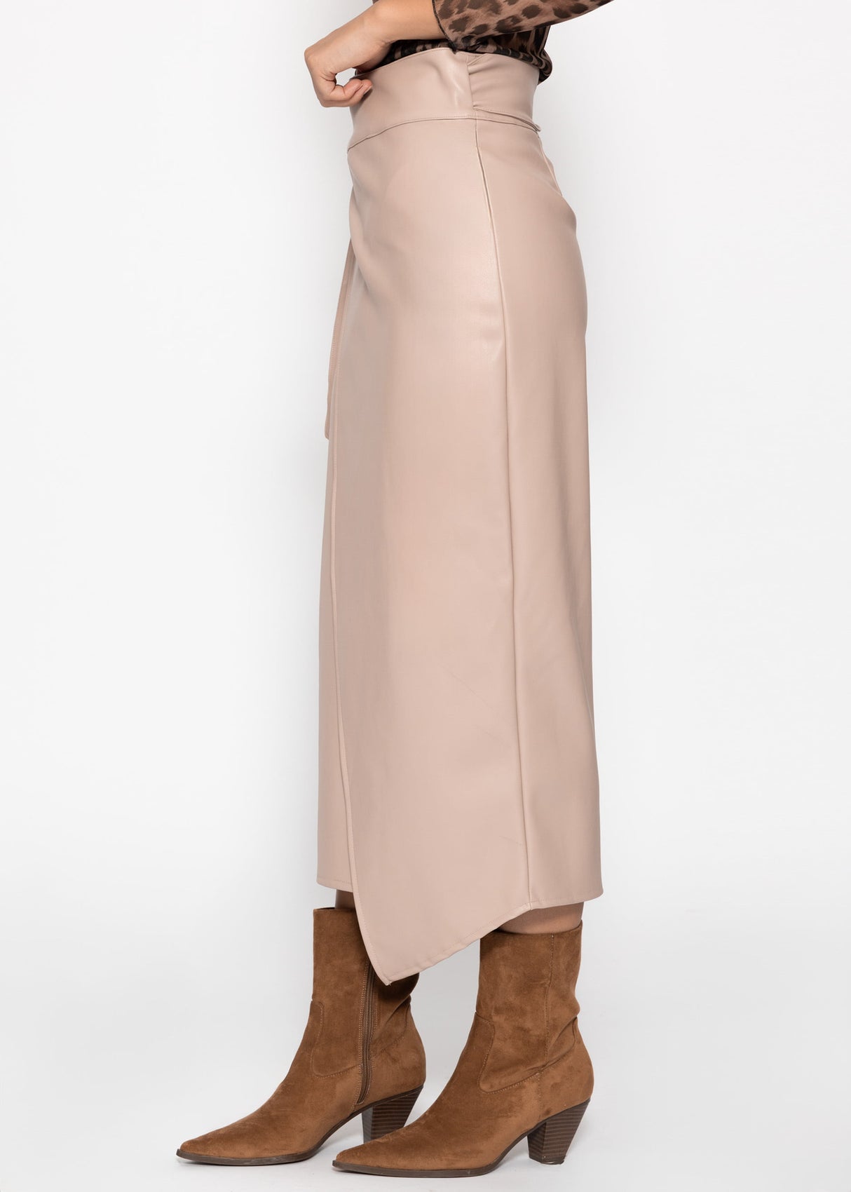 Wickelrock aus Kunstleder - beige