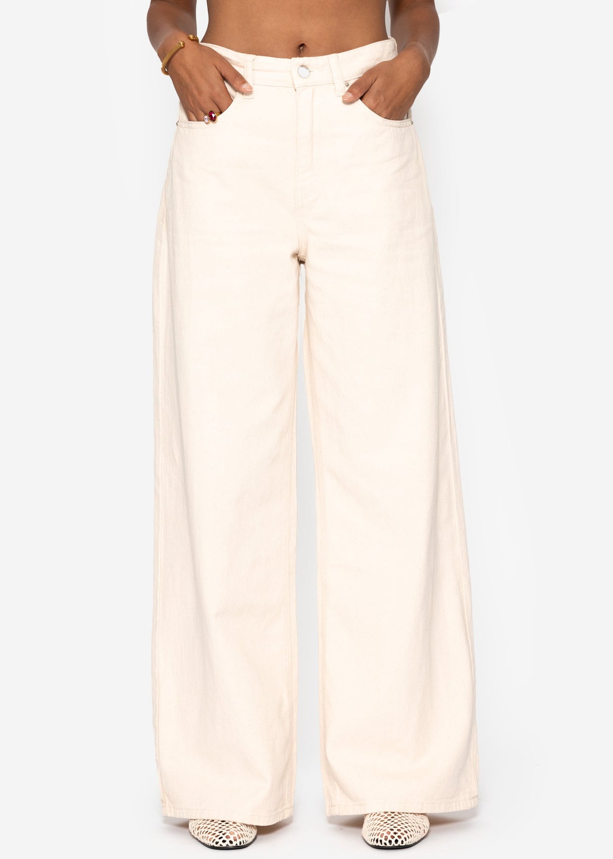 Wide leg jeans with a high waistband - beige